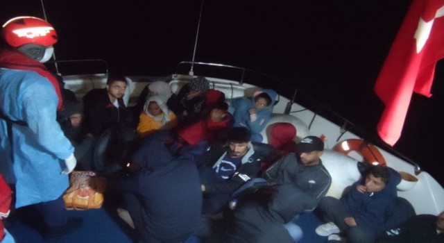 Aydında üç farklı operasyonda 50 düzensiz göçmen kurtarıldı
