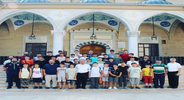 Aydınlı gençler Yazımda Kardeşlik Var kampına uğurlandı