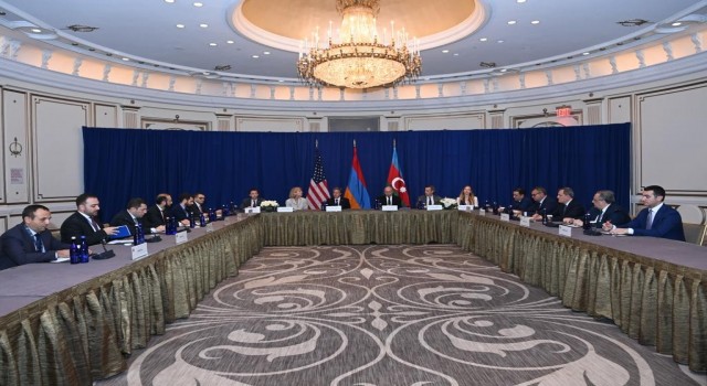 Azerbaycan ve Ermenistan dışişleri bakanları New Yorkta bir araya geldi