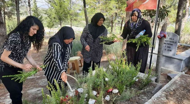 Azranın annesi, katilinin ölüm haberini kızına mezarında verdi