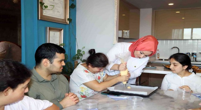 Bağcılarda gluten hassasiyeti olan özel çocuklar, glutensiz tatlı yapmayı öğrendi