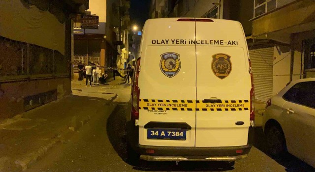 Bağcılarda hareketli dakikalar: Husumetlisi olduğu ailenin apartmanına tüfekle ateş açtı