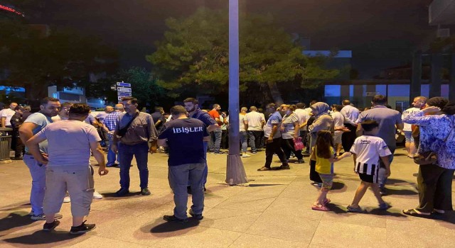 Bağcılarda taksiciye saldırı: Fazladan istediği fişi vermeyen taksicinin boğazını kesti