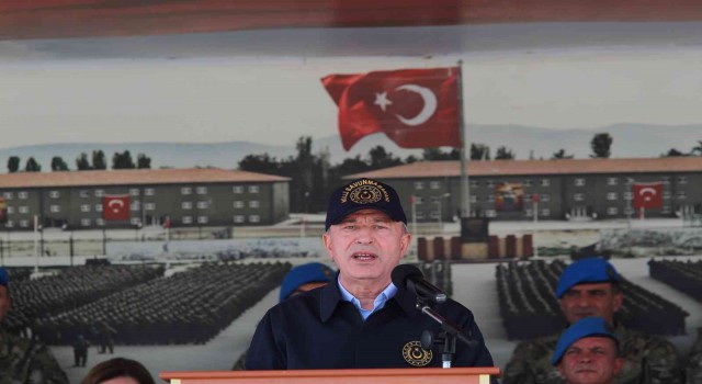 Bakan Akar: Kıbrıslı kardeşlerimizin haklı davalarında tüm imkanlarımızla yanlarında yer alıyoruz