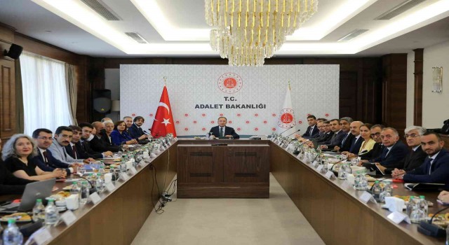 Bakan Bozdağ: Yeni bir hukuk sigortası düzenini ülkemize kazandırmak istiyoruz