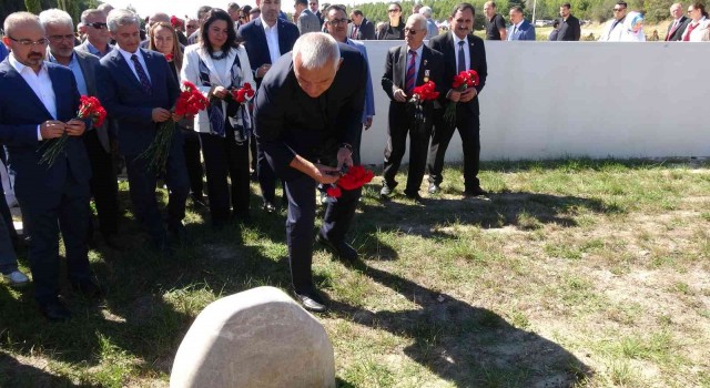 Bakan Ersoy: Şehitliklerimizin ihyası, bizim en önem verdiğimiz konuların başında geliyor”