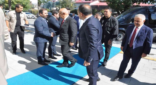 Bakan Kirişci Karsta