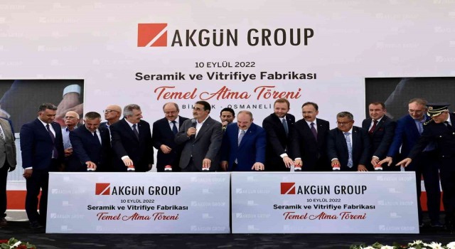 Bakan Varank ve Dönmez, Bilecikte 160 milyon dolarlık yatırımı olan fabrikanın temelini attı