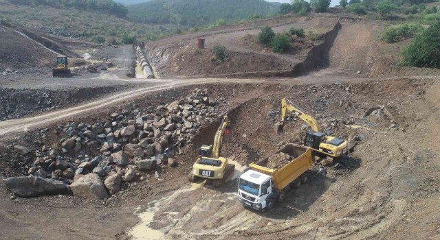 Balıkesir Dursunbey Hamzacık Göletinde çalışmalar devam ediyor
