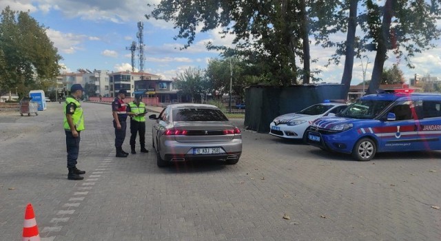 Balıkesirde jandarma suçlulara göz açtırmıyor: 55 gözaltı