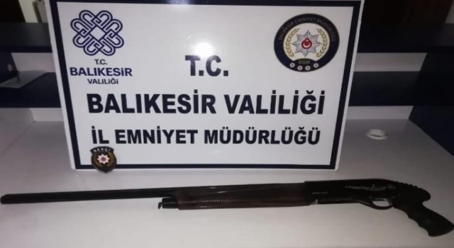 Balıkesirde polis 85 aranan şahsı gözaltına aldı