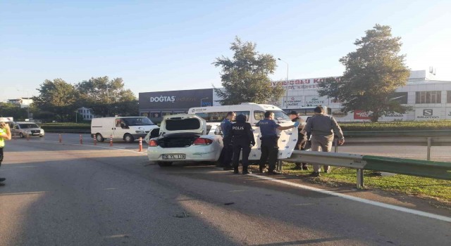 Bariyerlere ok gibi saplandı...Kadın sürücü hayatını kaybetti