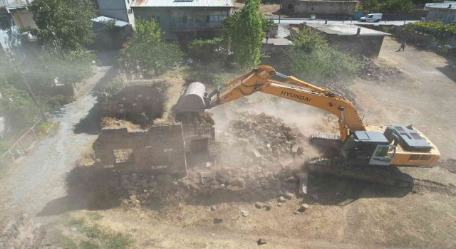 Başakpınara 4 koldan çıkarma
