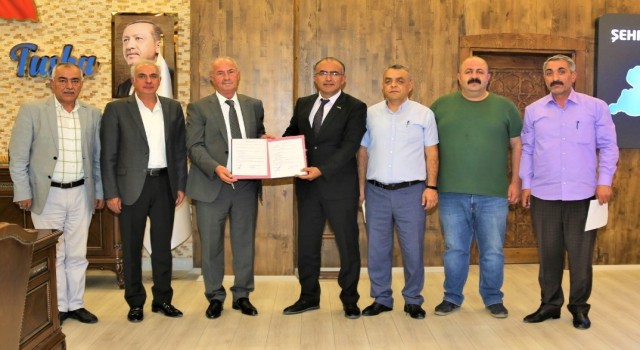 Başkan Akman işçinin yüzünü güldürdü