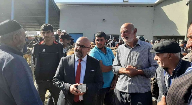 Başkan Altun Hayvan Pazarında
