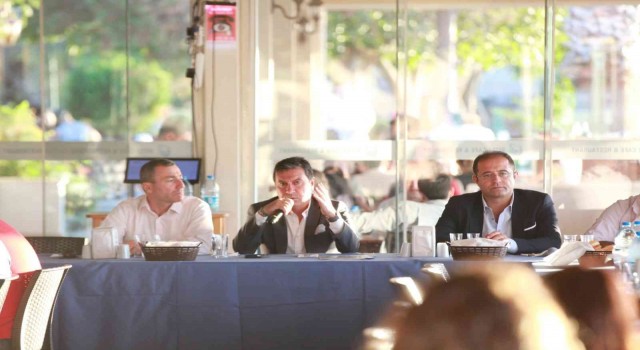 Başkan Aras muhtarlarla buluştu