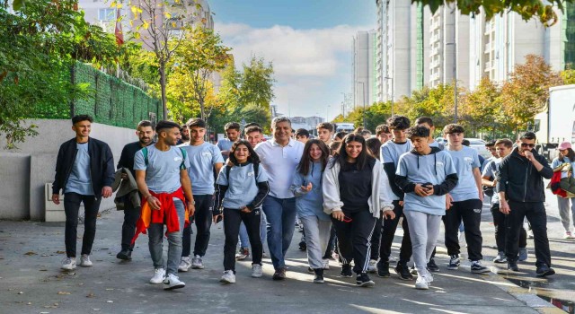 Başkan Bozkurttan gençlerle farkındalık yürüyüşü