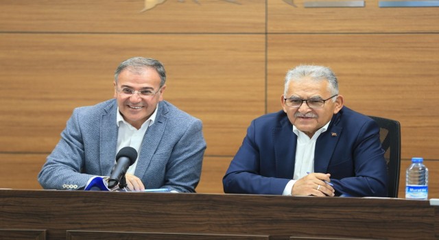 Başkan Büyükkılıç, Hacılarda muhtarları dinledi