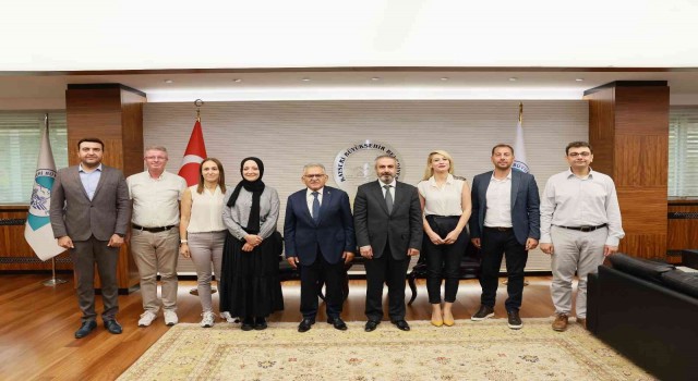 Başkan Büyükkılıçtan raylı sistem toplantısı