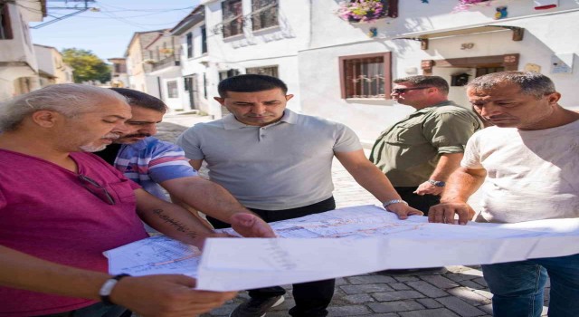 Başkan Ömer Günel Eski Kuşadasında incelemelerde bulundu
