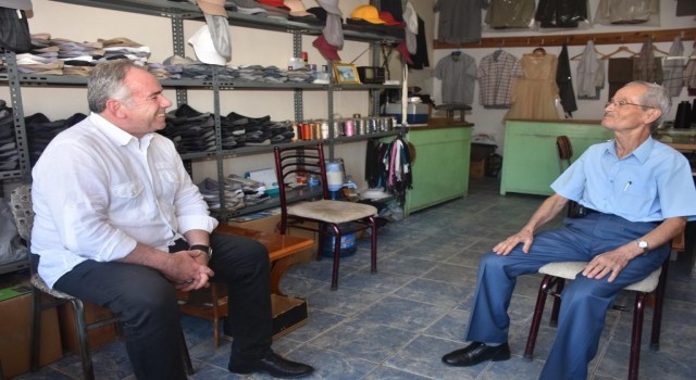 Başkan Öndeş, “İlin Ahisi” seçilen Terzi İsmail Gülcanı ziyaret etti