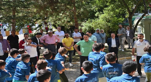 Başkan Yıldız Kefken Gençlik Kampında öğrencilerle kamp yaptı