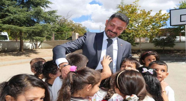 Başkan Yüzügüllü, çocukların gönlünde taht kurdu