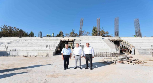 Başkan Zolan, Acıpayam Spor Salonu inşaatını inceledi