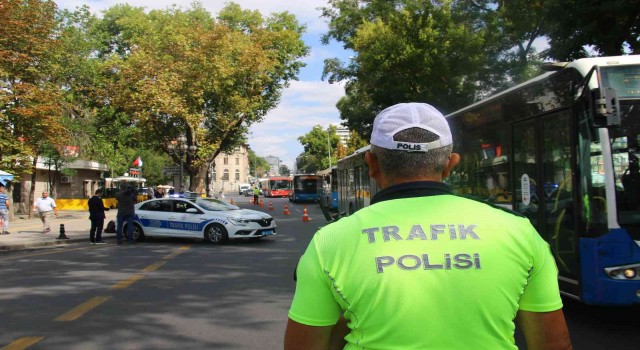 Başkentte çakarlı araç denetimi