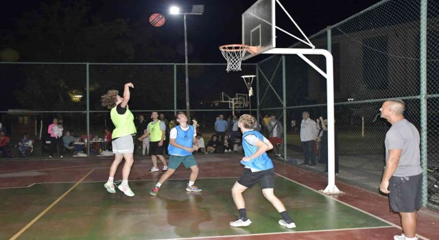 Basketbol turnuvasında coşku dolu final