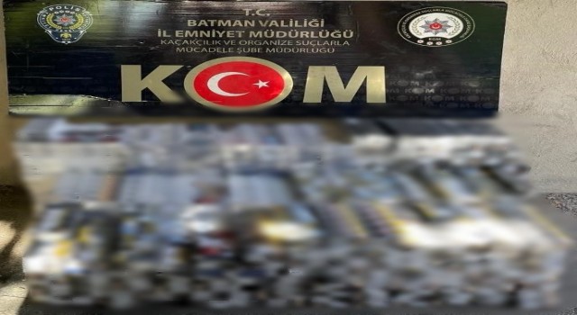 Batmanda durdurulan bir araçta 4 bin 160 paket kaçak sigara ele geçirildi