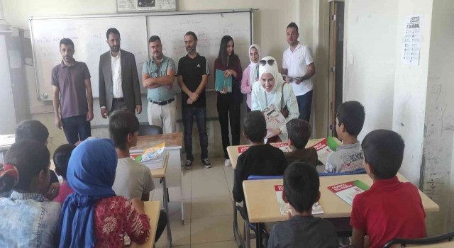 Batmanda eczacılar köy okulunun reçetesini çıkarttı, dolapları kırtasiye malzemeleriyle donattı