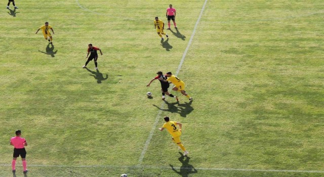 Bayburt Özel İdarespor evinde 24Erzincana 1-0 yenildi