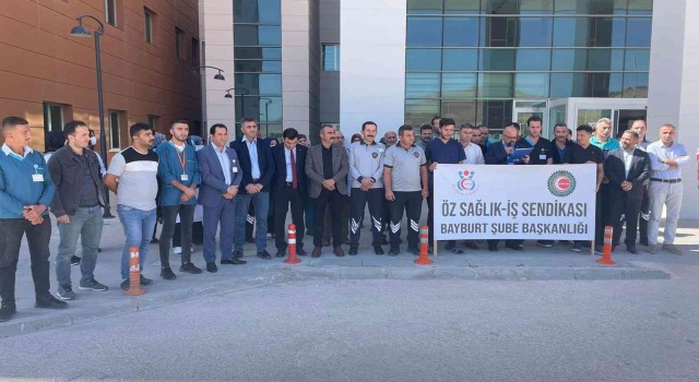 Bayburtta sağlıkçılar bir araya gelerek basın açıklamasında bulundu