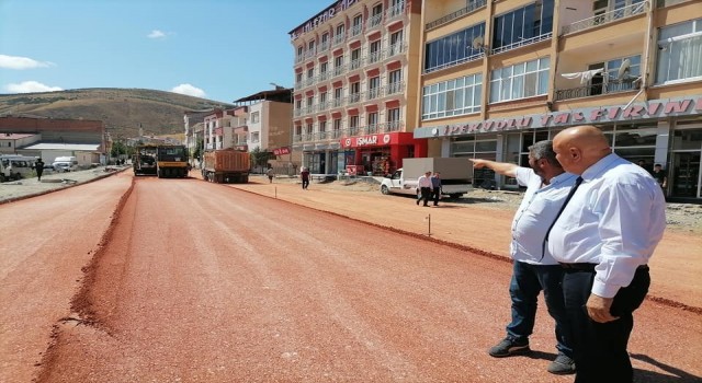 Bayburtta yol ve kaldırımlar yenileniyor