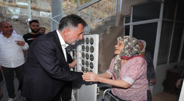 Bayraklıda sorunlara yerinde çözüm