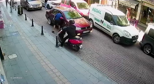 Bayrampaşada cep telefonu hırsızlığı kamerada