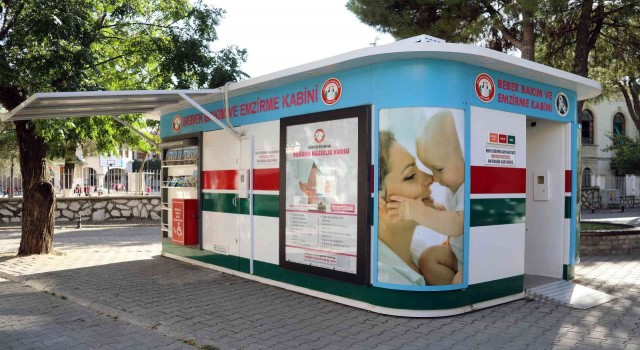 ‘Bebek bakım ve emzirme kabini annelerin hayatını kolaylaştırıyor