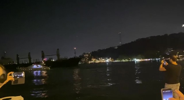 Bebekte kargo gemisi sahile 40 metre kala karaya oturdu