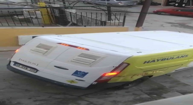 Belediyeye ait aracın merdivenlerden aşağı inmesi tepkilere neden oldu