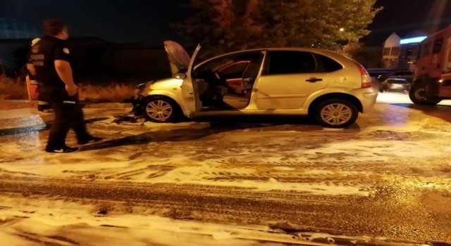 Benzin kaçağından yanan aracın sürücüsü kıl payı kurtuldu