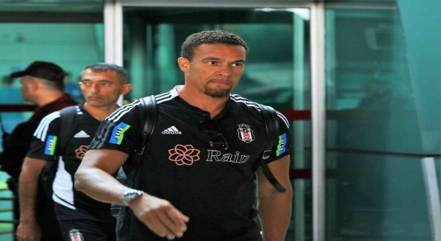 Beşiktaş kafilesini taşıyan uçak Başkente indi