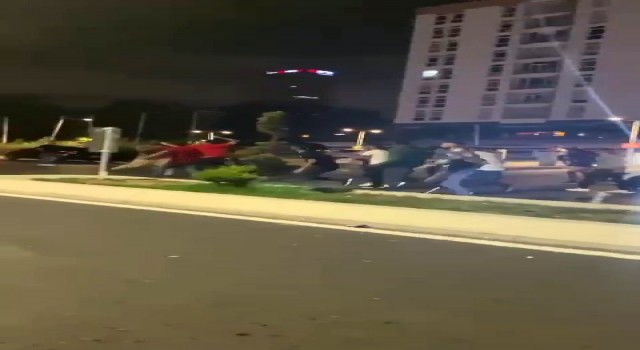 Beylikdüzünde 10 kişi, eğlence mekanı çıkışında yabancı uyruklu adamı dövdü