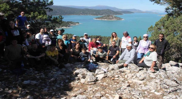 Beyşehir Gölündeki ada doğa tutkunlarının gözdesi oldu