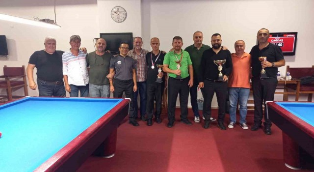 Bilardo Zonguldak İl Birinciliğinde zafer Çağdaş Birdenin