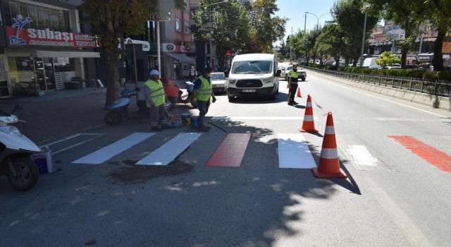 Bilecik ve ilçelerindeki yaya geçitleri yenileniyor