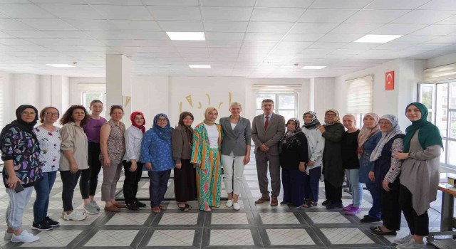 Bilecikte kadınlar dikiş nakış kursunda bir araya geldi