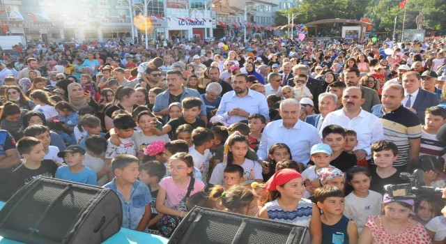 Binali Yıldırım Çocuk Şenliğine katıldı