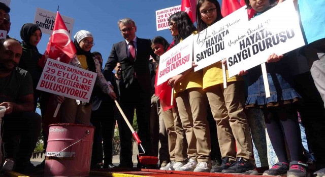 Bingölde Yayalara Öncelik Duruşu, Hayata Saygı Duruşu uygulaması yapıldı