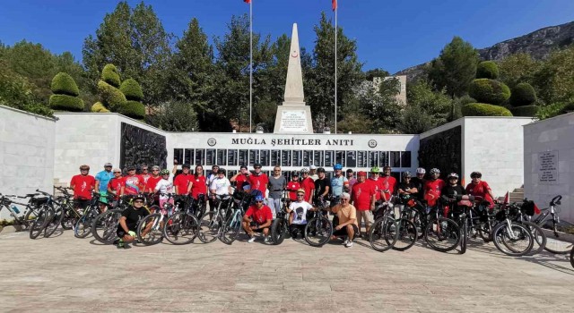 Bisikletçilerden 30 Ağustosun 100. yıl zafer turu